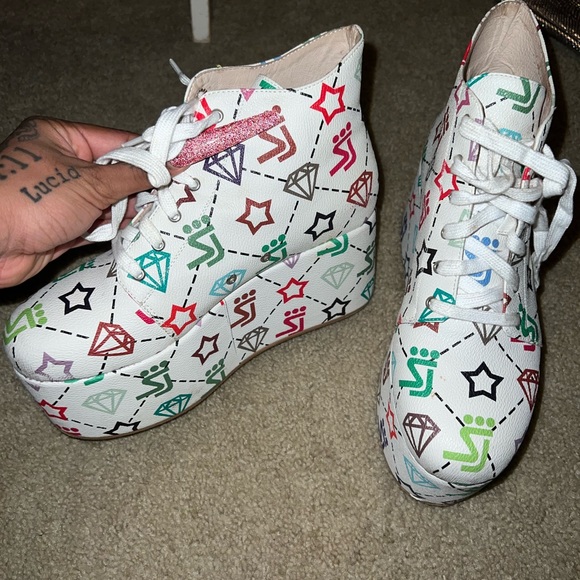 Shane Justin platforms - Picture 1 of 3